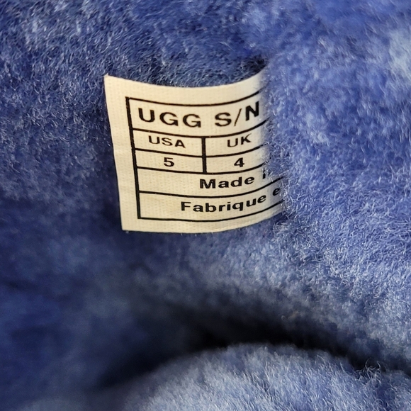 Pre-owned Rare blue Ugg boots US size 5 (big kid)with blue studs see photos - Picture 12 of 13